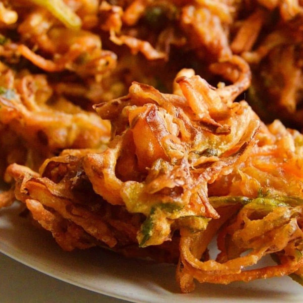 vegetable pakoda in a plate