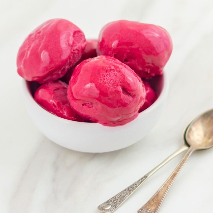 No Churn Raspberry Ice Cream - Flavours Treat