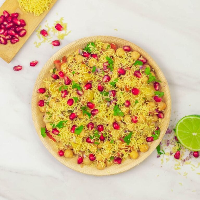 Chana Chaat Recipe (White Chickpea Chaat)