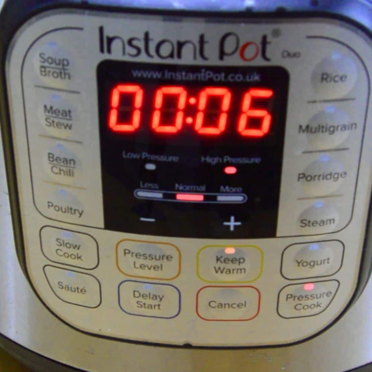 instant pot front panel with timer set to 6 minutes.